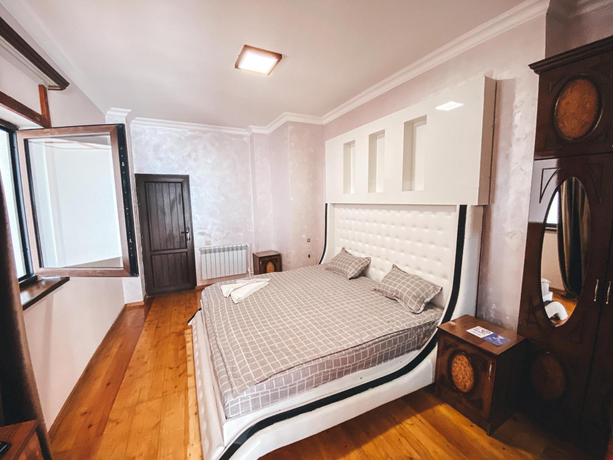 Yerevan Hotel Extérieur photo